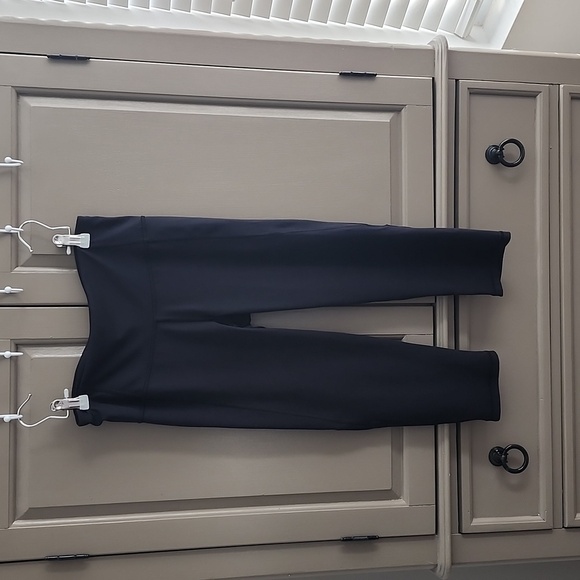 Gap fit eclipse Capri workout pants size small - Picture 1 of 4